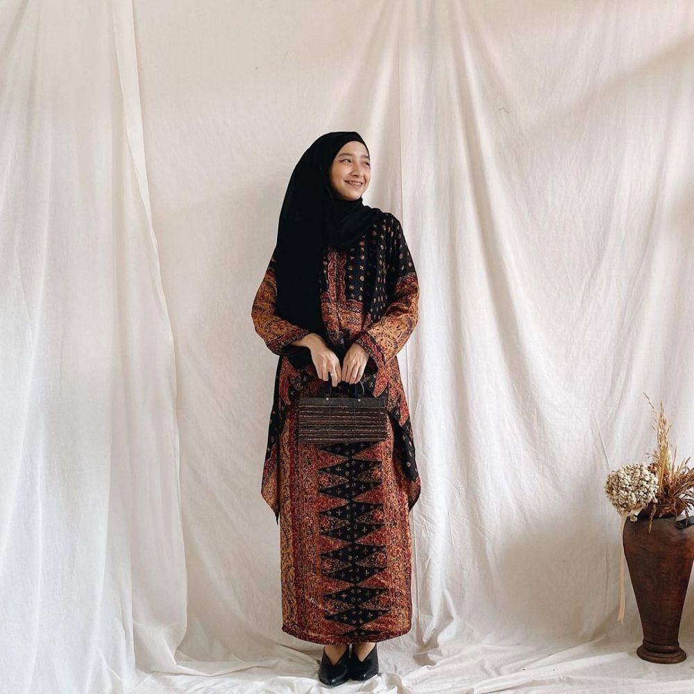 Styling kondangan hijab ala Citra MR (instagram.com/citraamr)