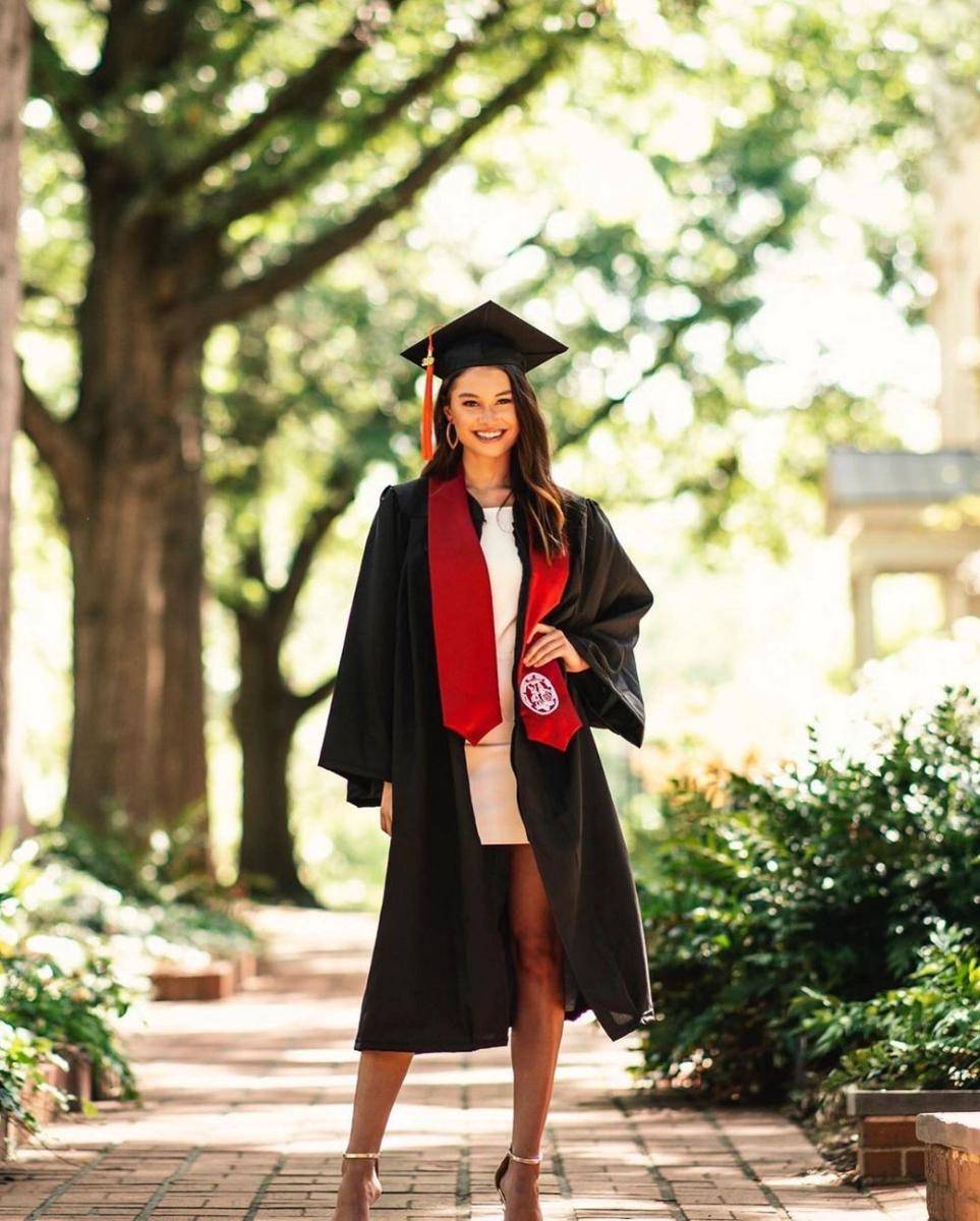 Morgan Romano wisuda (instagram.com/morganromano1)
