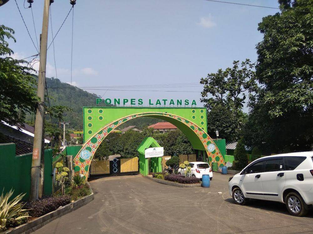 potret gerbang masuk Pondok Pesantren La Tansa (google.com/maps/Mochamad Hikmah)