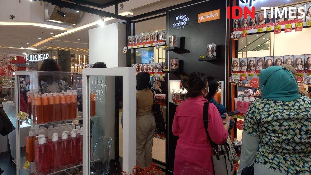mise en scène launch with Guardian, di Central Park Mall, Senin (30/1). (IDN Times/Aprodithe Kyrie)