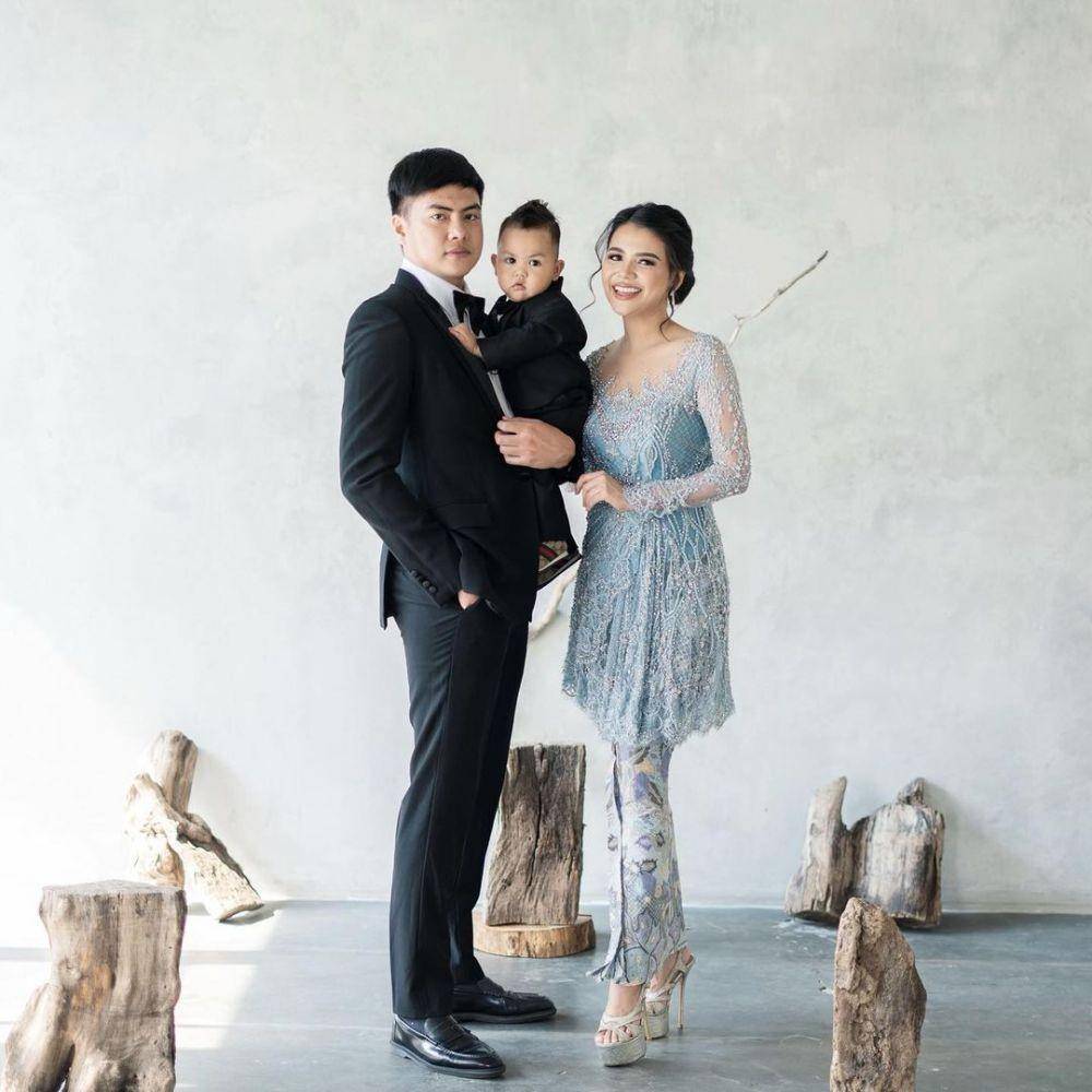 Kebaya kondangan resepsi. (instagram.com/kalialabitta_)