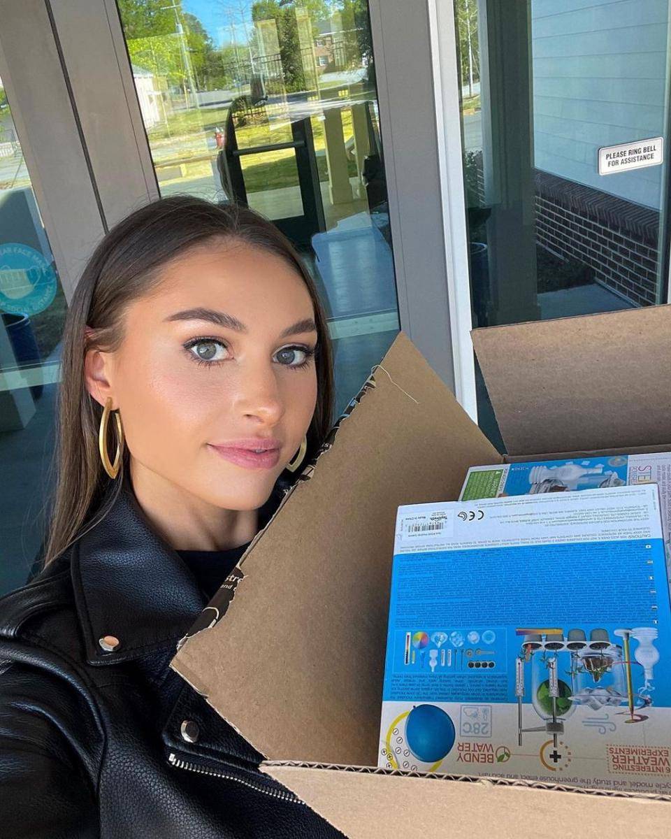 Outside The Box (instagram.com/missncusa)