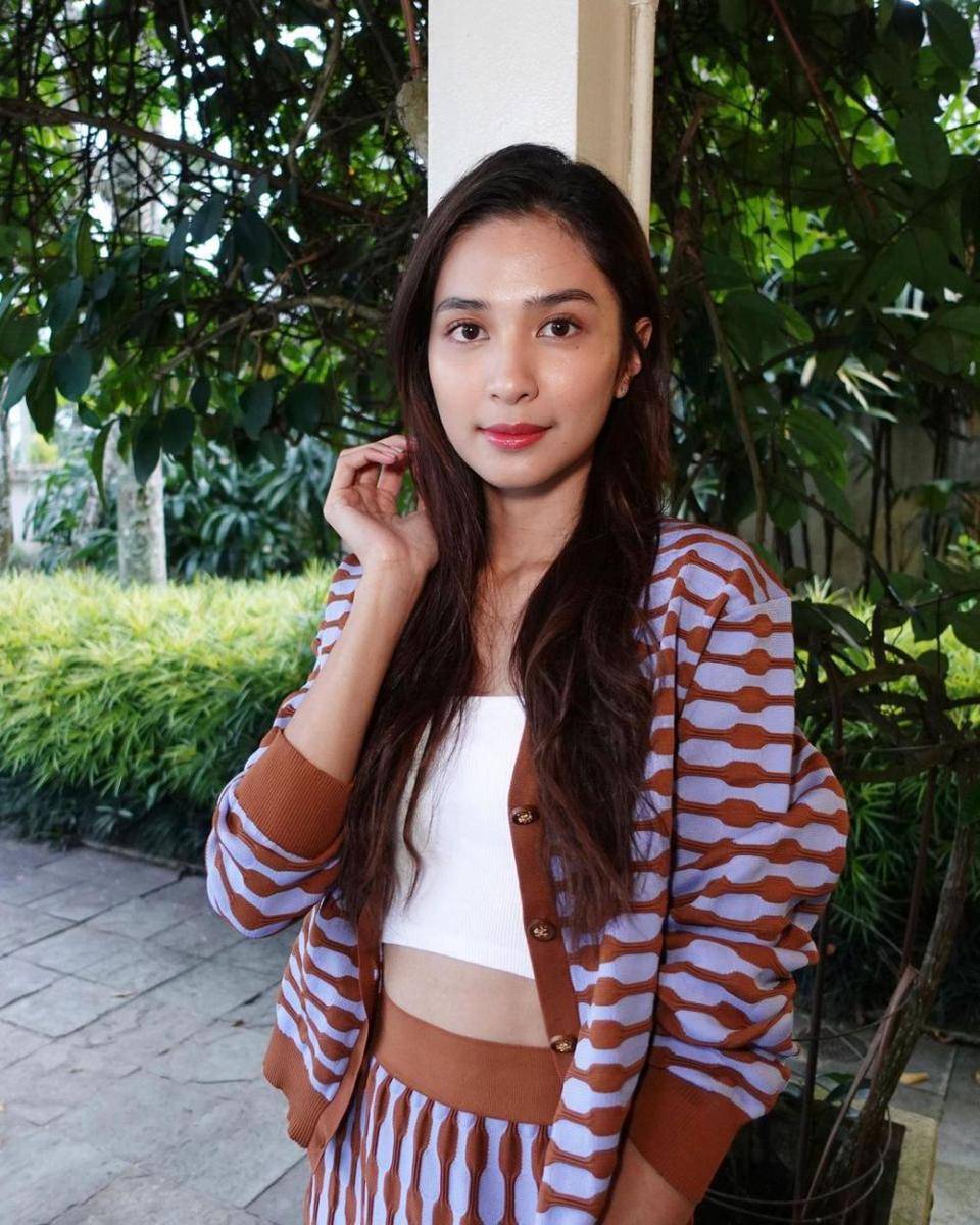 Look Makeup Flawless Minimalis Ala Mikha Tambayong (instagram.com/miktambayong)