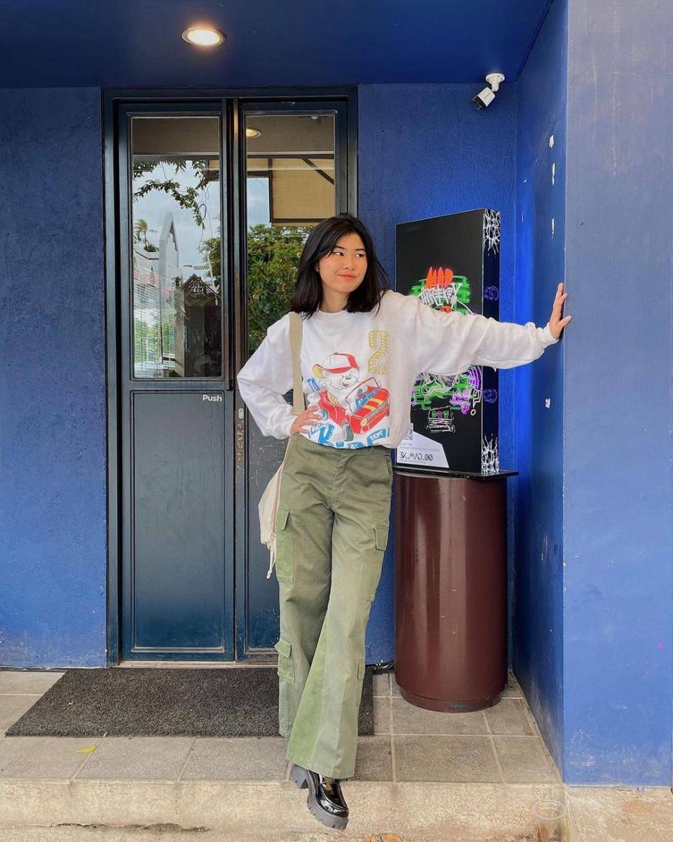 ide daily outfit dengan celana cargo (instagram.com/vlrieval)