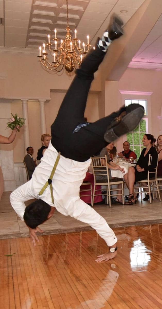 potret momen apes di hari pernikahan (twitter.com/lchap921)