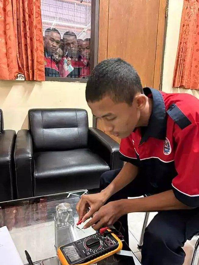 di balik jendela kocak (instagram.com/infotekniksipil)