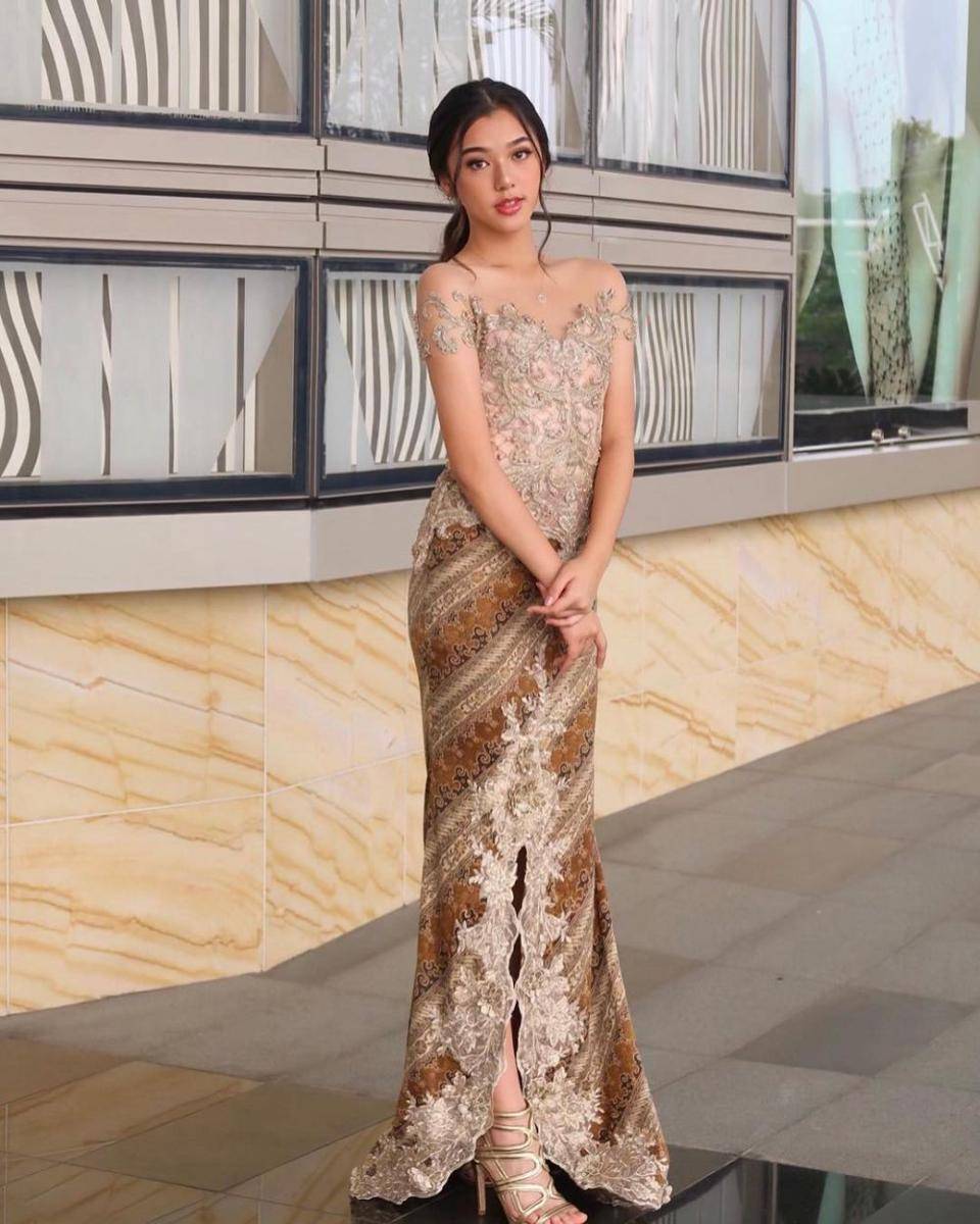 Kebaya kondangan resepsi. (insatgram.com/gabriellaekaputri)