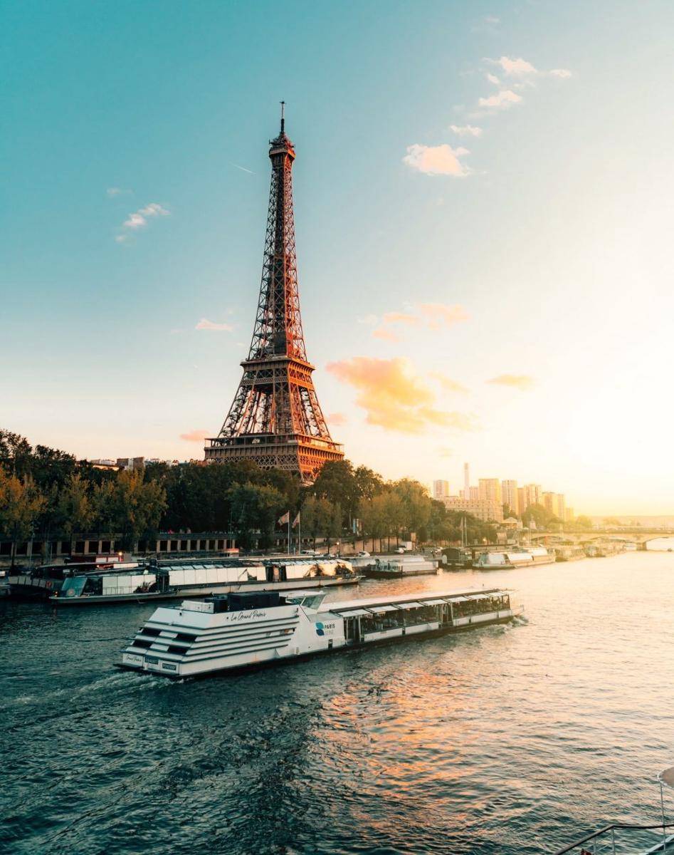 Potret Sungai Seine dan Menara Eiffel di Paris, Prancis (unsplash.com/bastien_nvs)