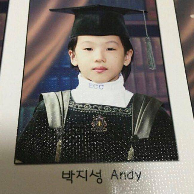 Park Jisung (twitter.com/fairymochisung)