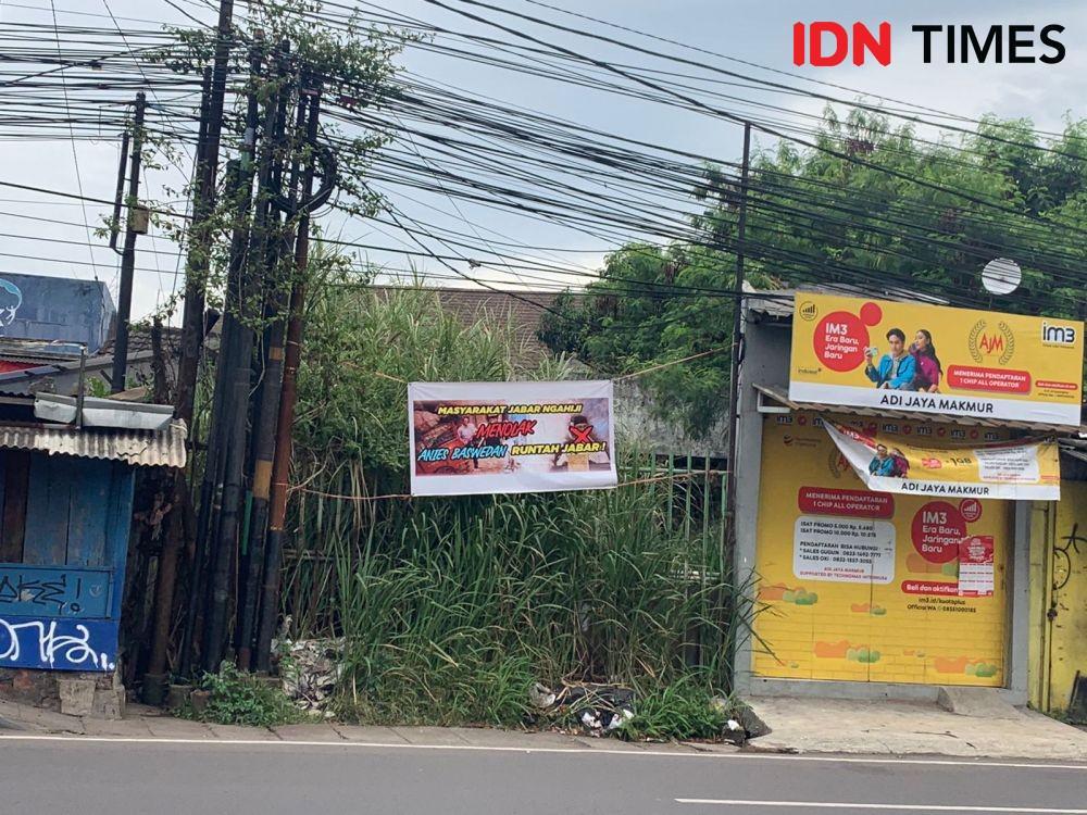 Spanduk Provokasi Anies Baswedan 'Runtah' Jabar Muncul di Bandung