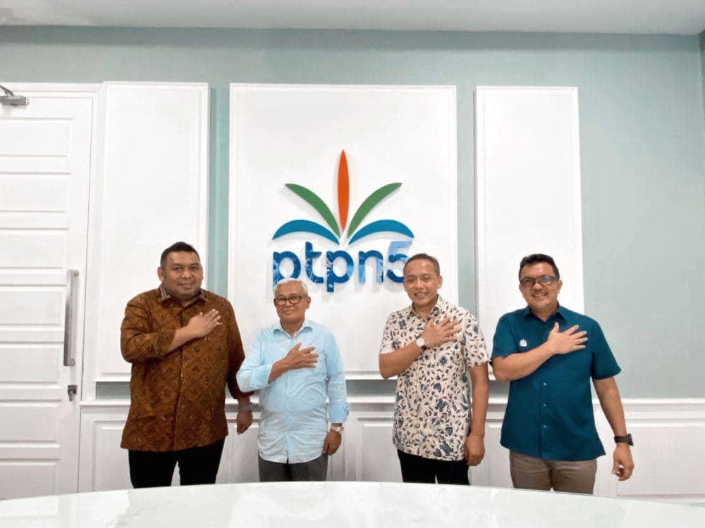 Ketua DPP Aspekpir, Setyono saat bertemu dengan Dirjenbun Andi Nur Alamsyah di Pekanbaru, Minggu (29/1/2023). (Dok. IDN Times)