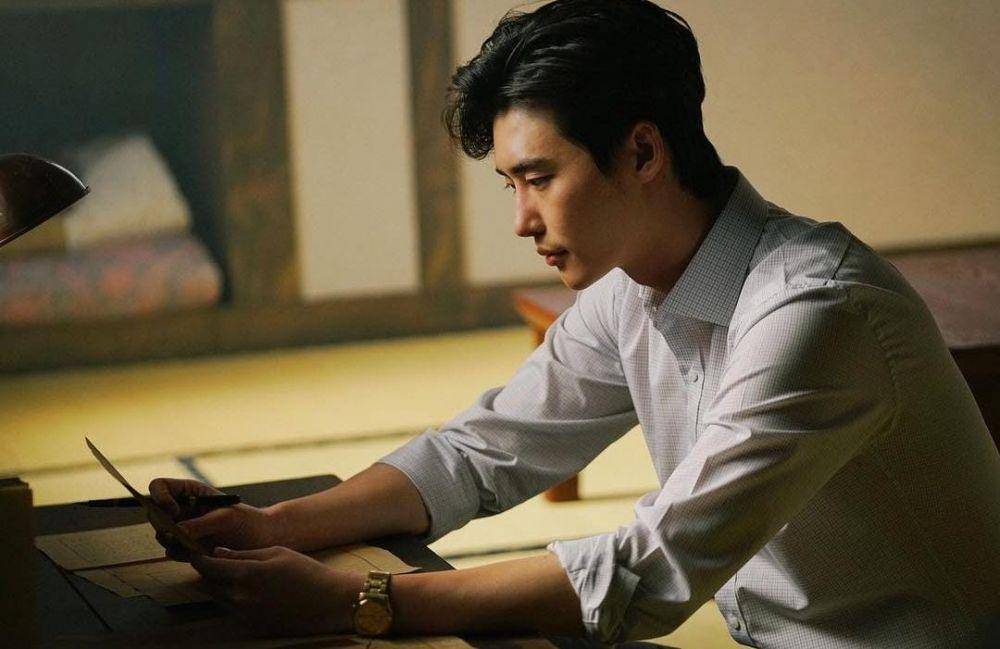 Lee Jong Suk di drama The Hymn of Death (instagram.com/jongsuk0206)