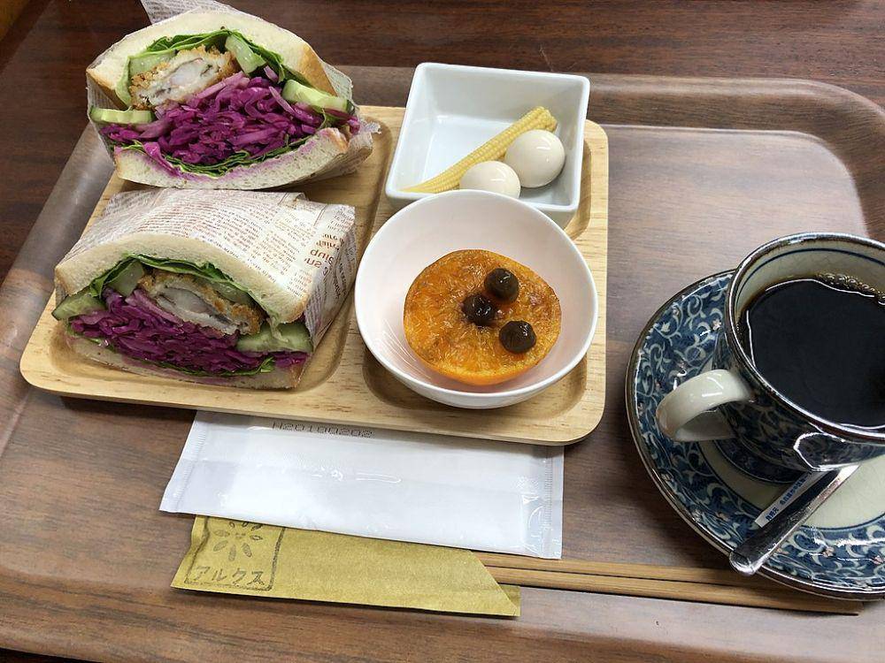 wanpaku sando (commons.wikimedia.org/Evelyn-rose)