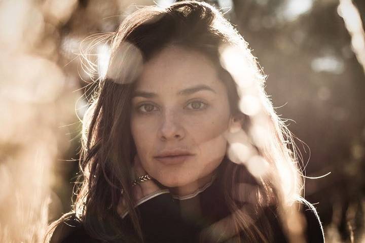 Katy Louise Saunders (dok. Berbagai Sumber)