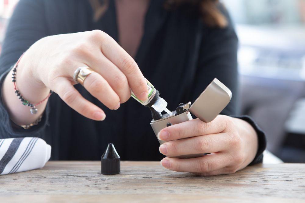 8 Tips Sukses Berhenti Vaping, Biar Lebih Sehat!