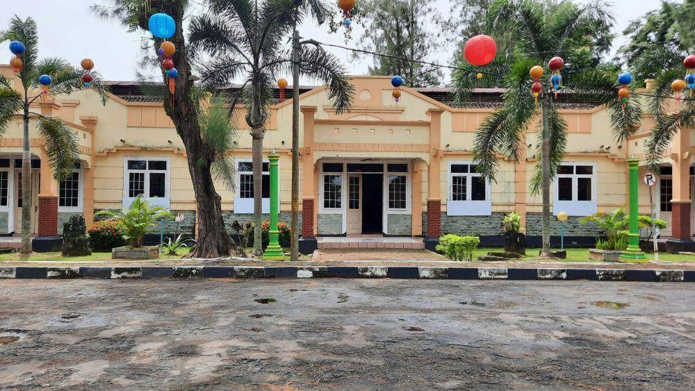 salah satu bangunan di komplek Benteng Van der Wijck (dok. pribadi/Fatma Roisatin Nadhiroh)