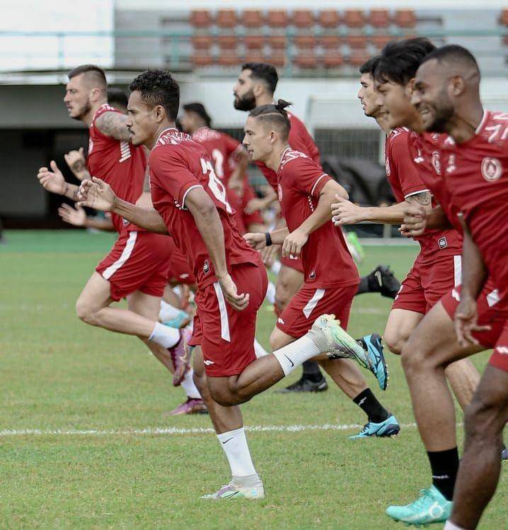 Pemain PSS berlatih di Stadion Demang Lehman, Banjar Baru. (Instagrram/pssleman)