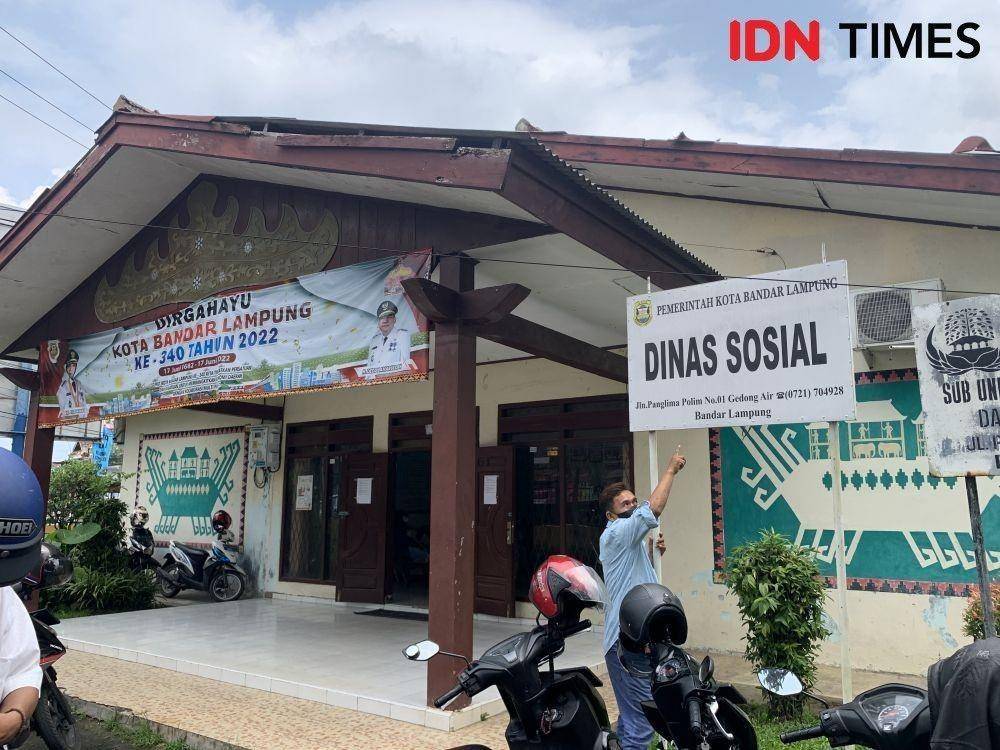 Kantor Dinsos Bandar Lampung. (IDN Times/Rohmah Mustaurida)