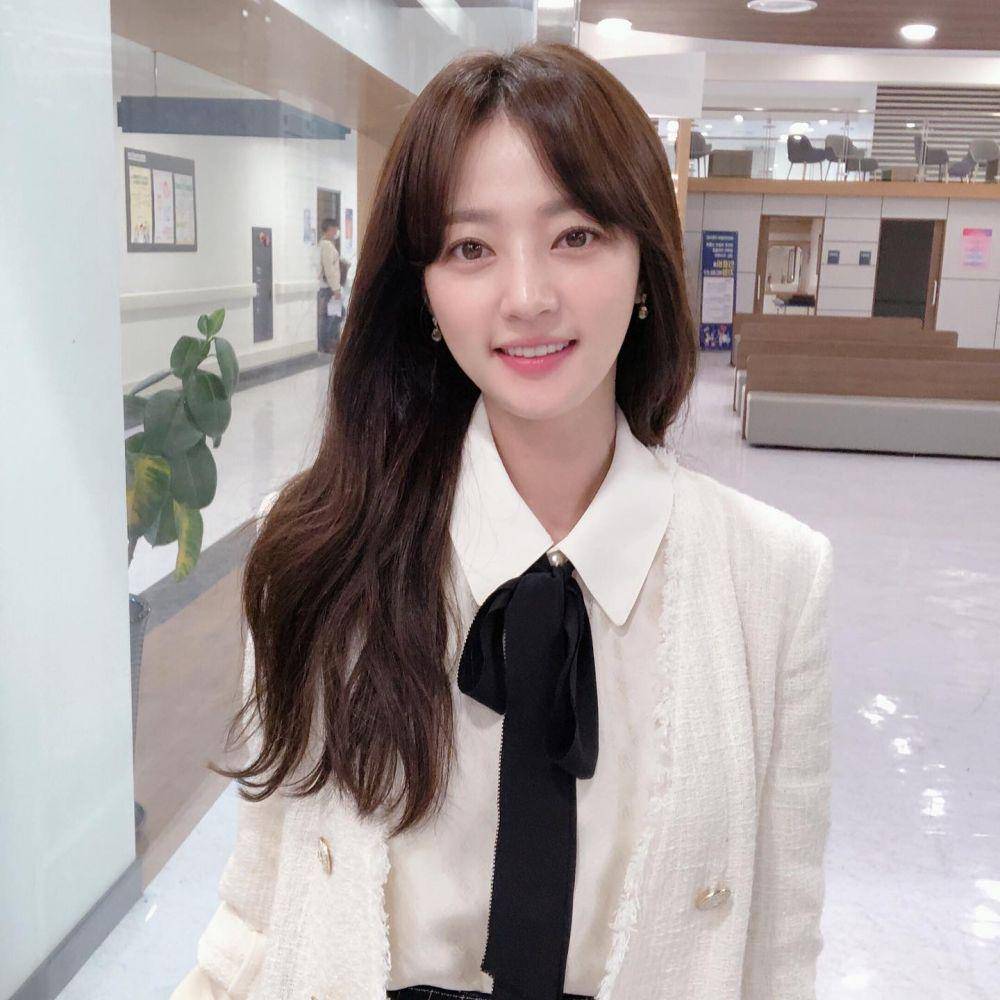 Song Ha Yoon (instagram.com/hayoonsong1202)