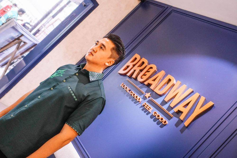 Potret Richard Handiwiyanto, pemilik Broadway Barbershop (dok. Richard Handiwiyanto)