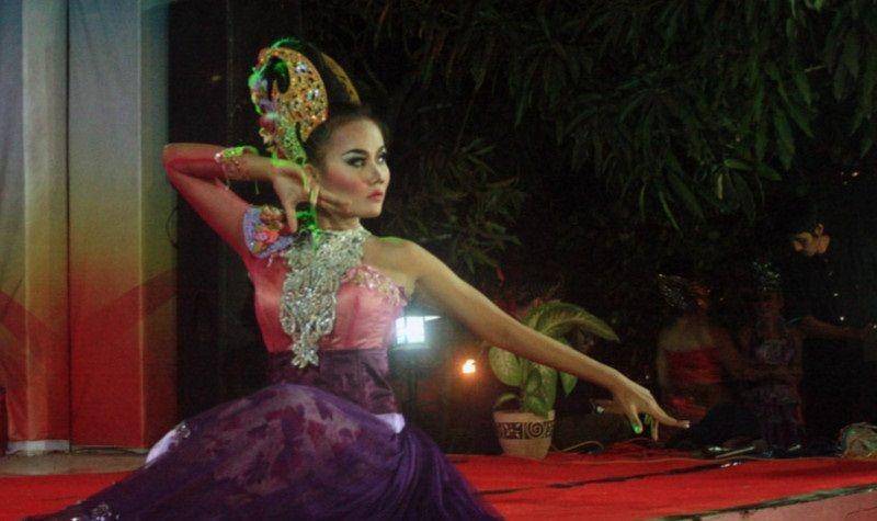 Ilustrasi Tari Jaipong (ANTARA FOTO/Ali Kumaini)