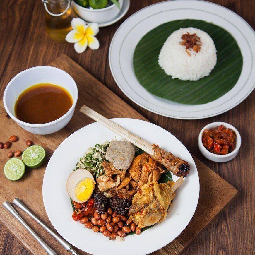 Nasi ayam di Warung Nasi Ayam Kedewatan Ibu Mangku (instagram.com/nasiayamkedewatan)