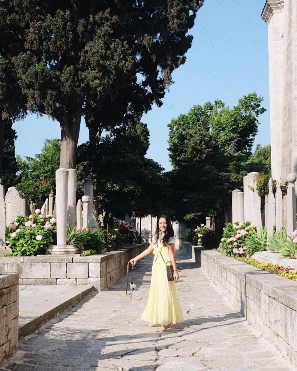 potret Kaneishia Yusuf dalam balutan dress (instagram.com/kaneishiayusuf05)