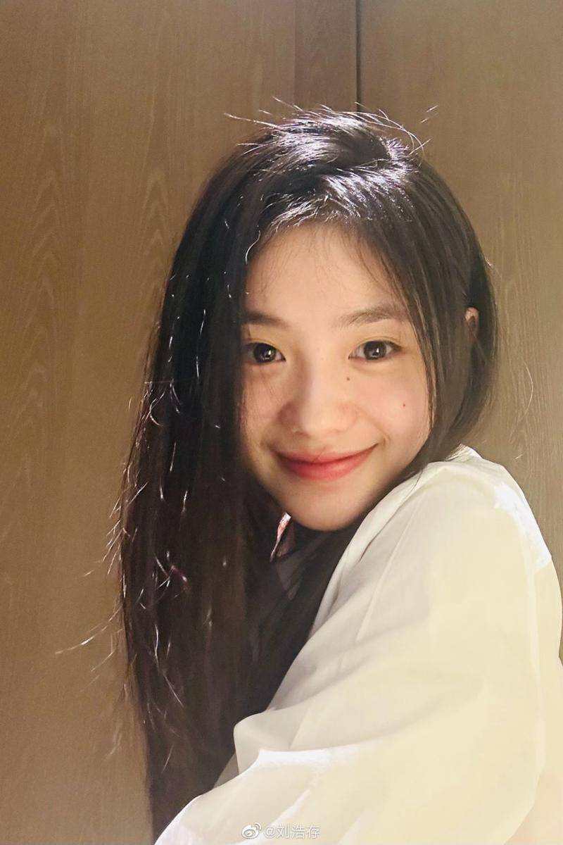 potret Liu Haocun (weibo.cn/刘浩存)
