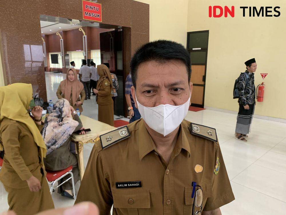 Plt. Kadinsos Kota Bandar Lampung, Aklim. (IDN Times/Rohmah Mustaurida)