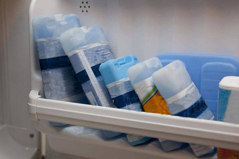 ilustrasi membekukan ice pack ke freezer (aerocorner.com/Yay)