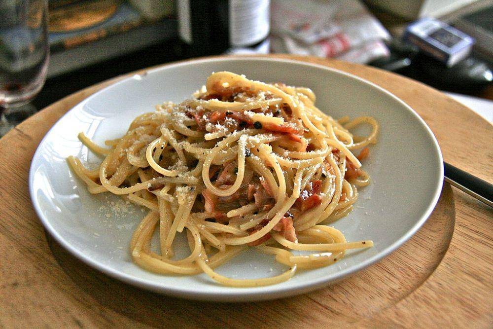 spaghetti (commons.wikimedia.org/Tamorlan)