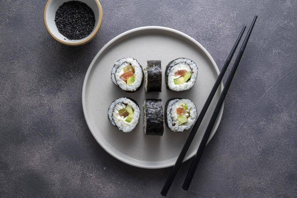 sushi (vecteezy.com/Inga Erhan)