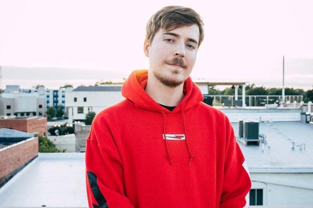 Keren, YouTuber MrBeast Bantu 1.000 Orang Buta Kembali Melihat