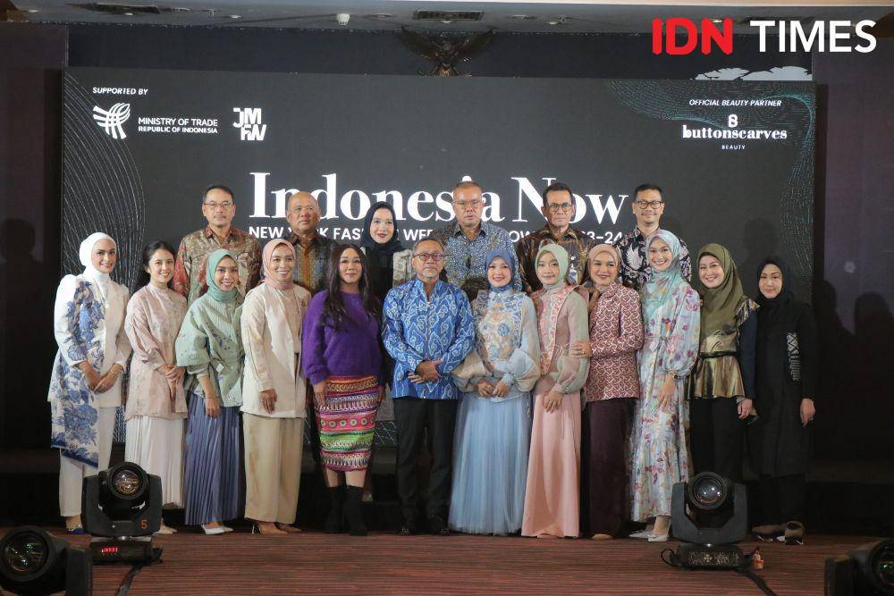 Press Conference Indonesia Now, kumpulan brand fashion Indonesia yang akan berlenggang di New York Fashion Week 2023. 31 Desember 2023. (IDN Times/M. Tarmizi Murdianto)