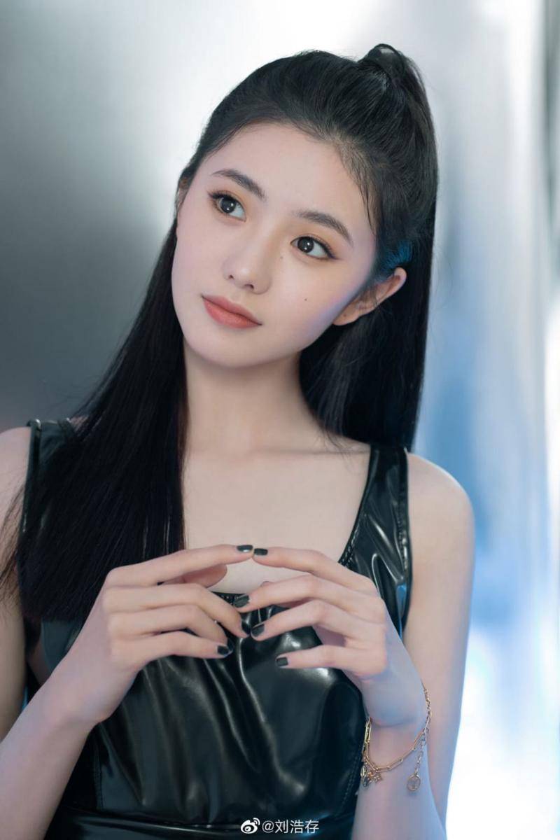 potret Liu Haocun (weibo.cn/刘浩存)