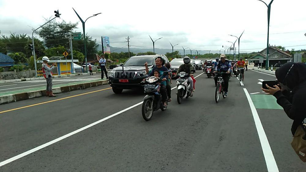 Uji coba fungsional Jembatan Kretek II. (IDN Times/Daruwaskita)