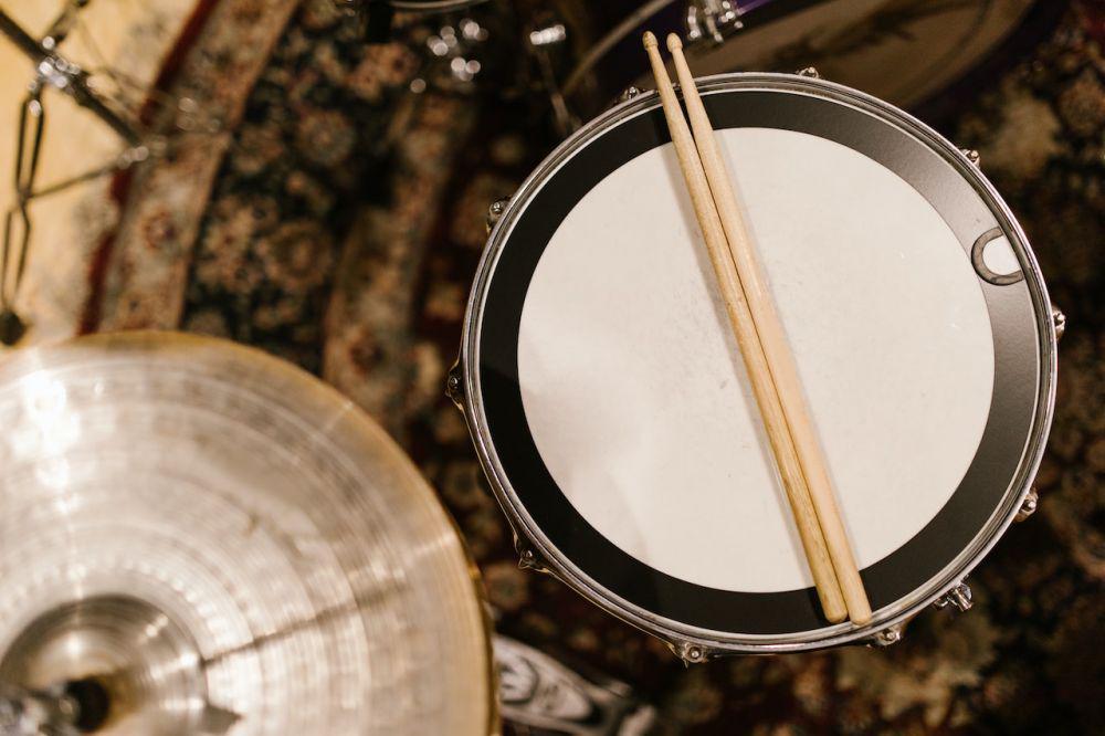 5 Tips Mudah Tuning Snare Drum, Suaranya Tambah Ciamik!
