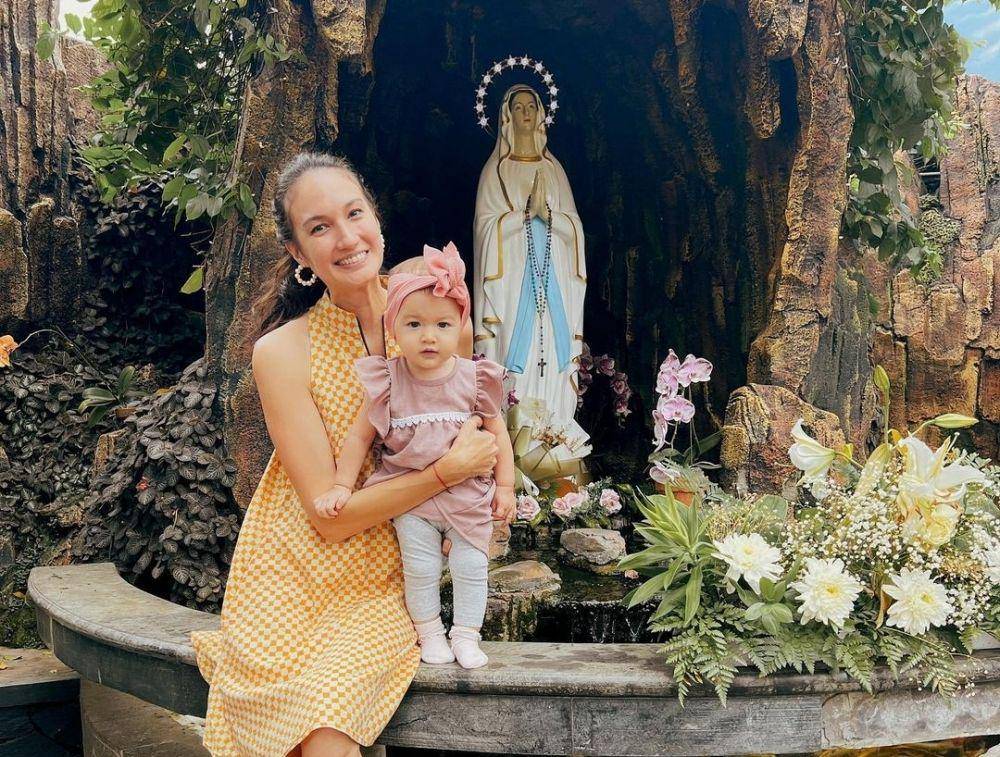 Nadine Chandrawinata momong anak(instagram.com/nadinelist)