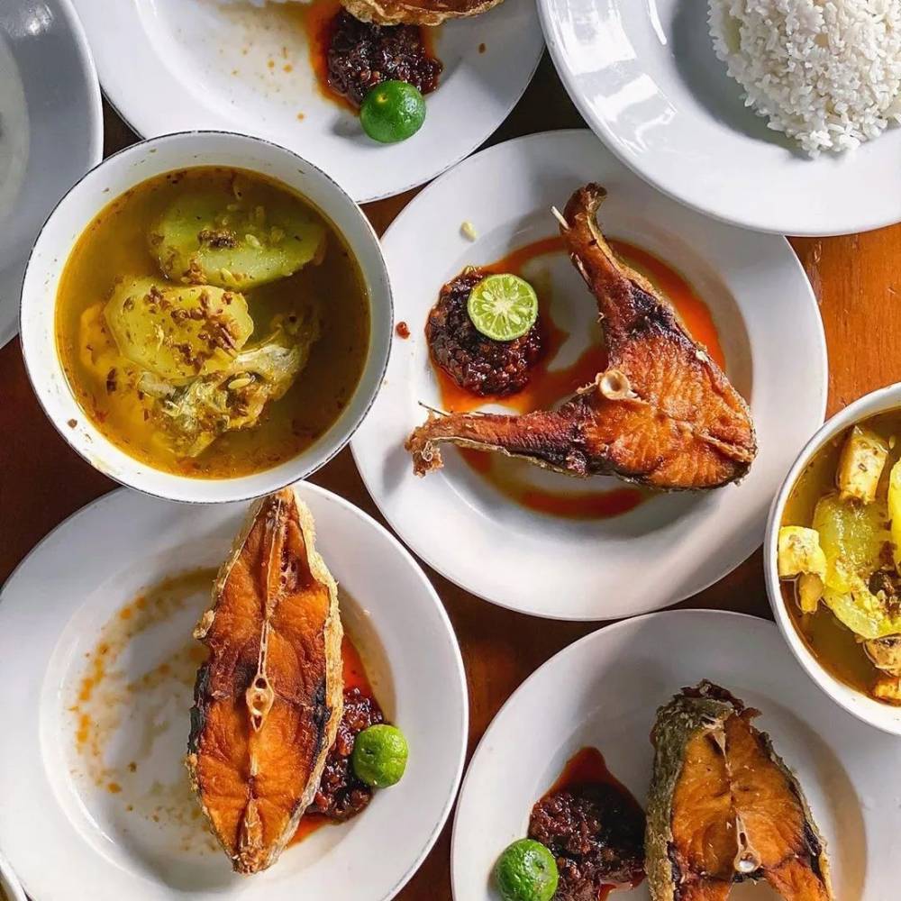 Potret menu di Warung Mak Beng, Sanur, Bali (instagram.com/ajakmakan)