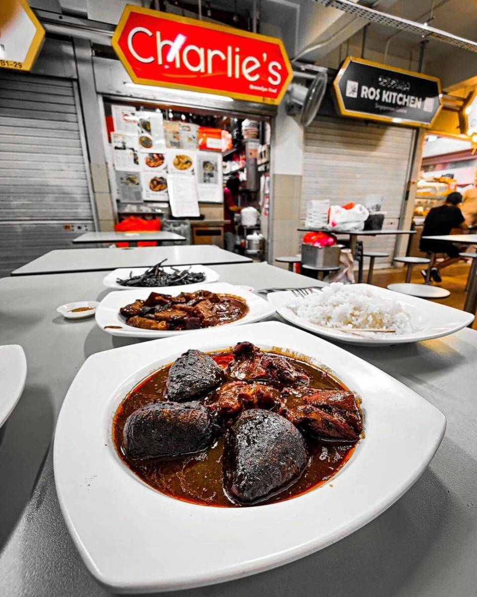 ayam buah keluak (instagram.com/bryan_wong)