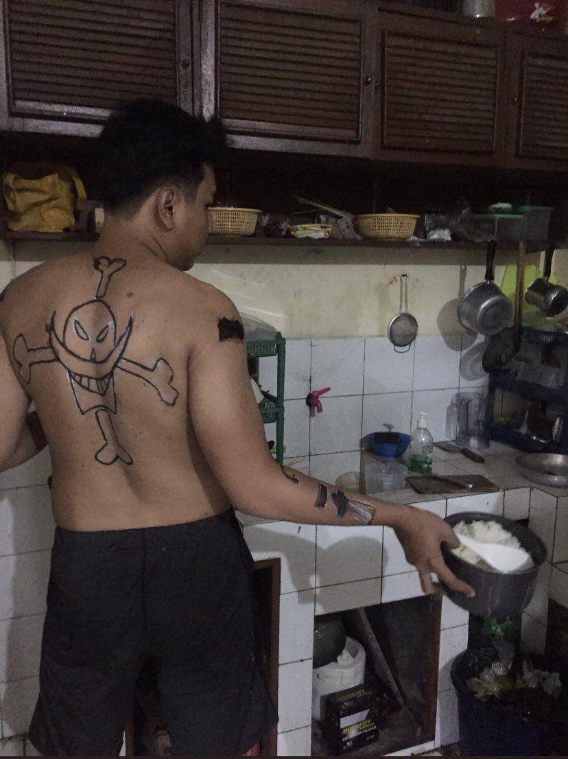 tato One Piece kocak (twitter.com/candrahandika___)