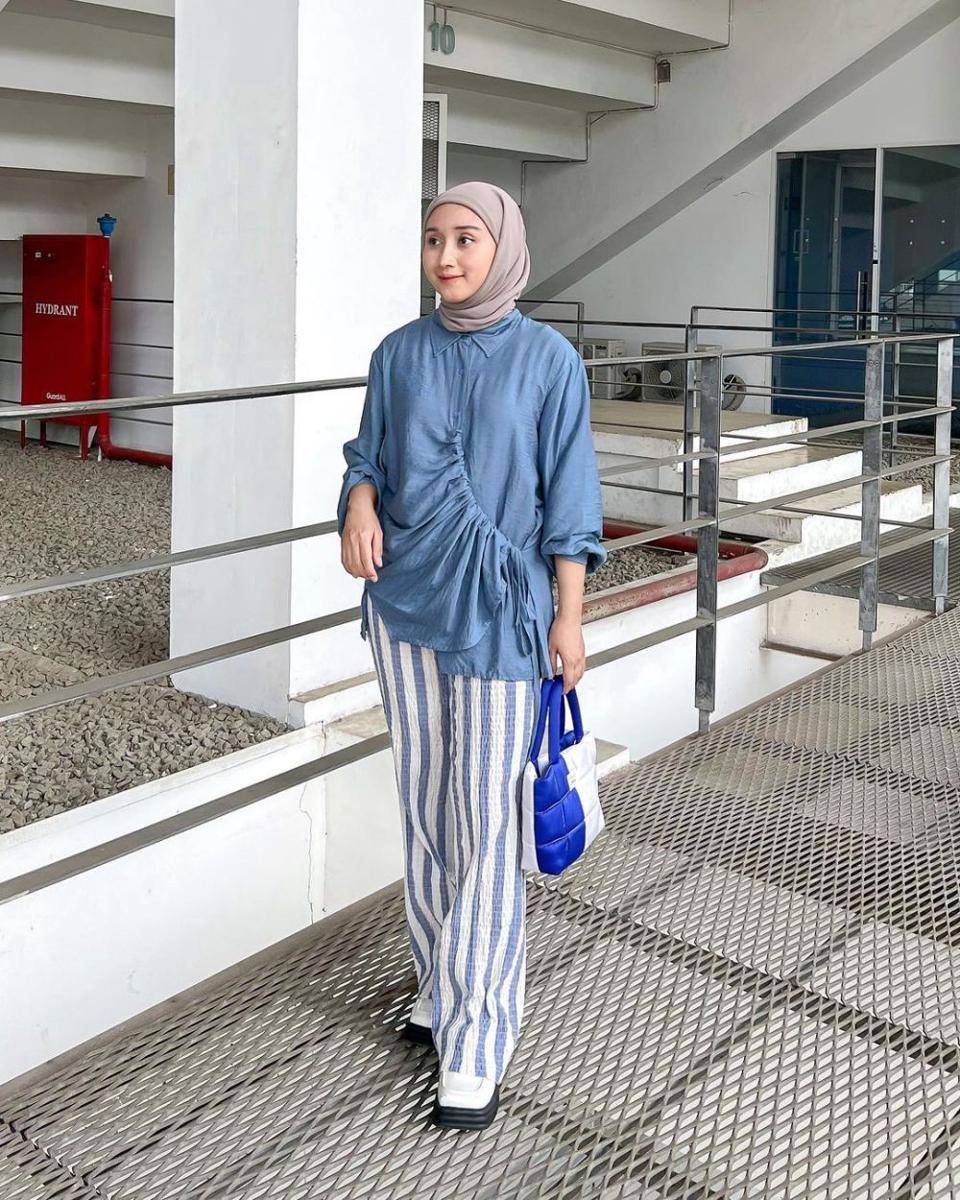 Gaya kondangan dengan drawstring top (instagram.com/ajengldk)