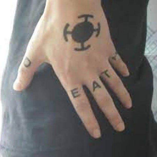 tato One Piece kocak (instagram.com/awreceh.id)