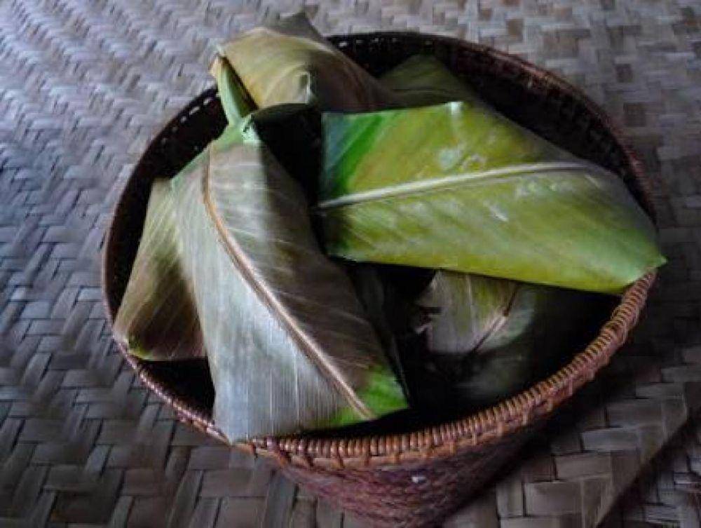 luba’ laya dibungkus daun ipit (kemenparekraf.go.id)