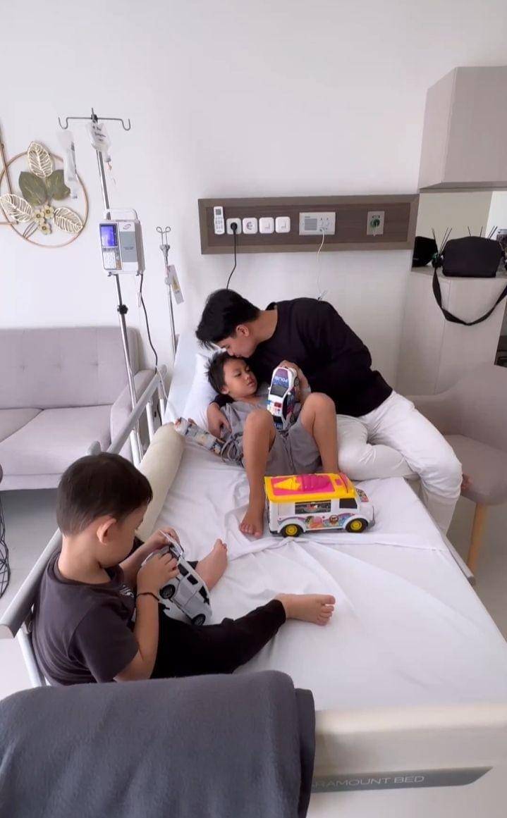 potret Alvin Faiz jenguk Yusuf (instagram.com/alvin_411)