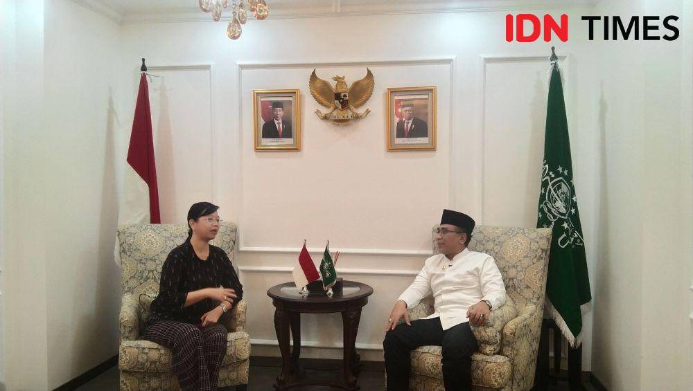 Wawancara khusus Pemred IDN Times, Uni Lubis dengan Ketum PBNU di Gedung PBNU, Rabu (1/2/2023). (IDN Times/Rivera Jesica)