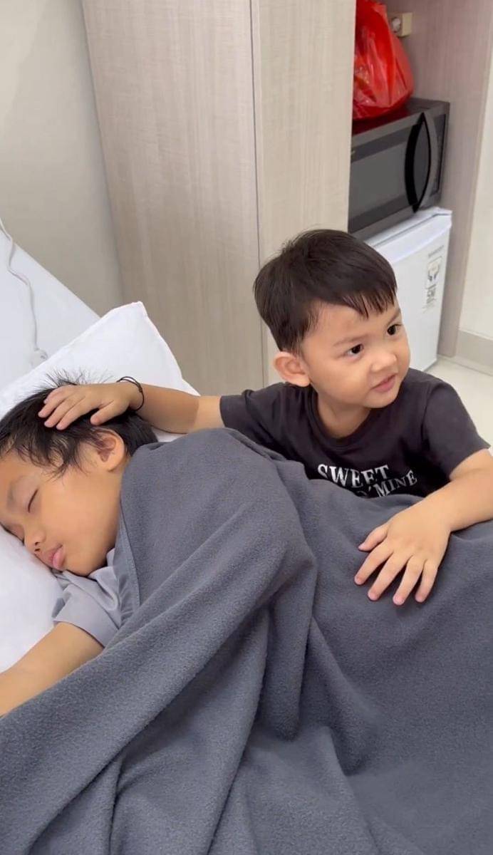 potret Alvin Faiz jenguk Yusuf (instagram.com/alvin_411)