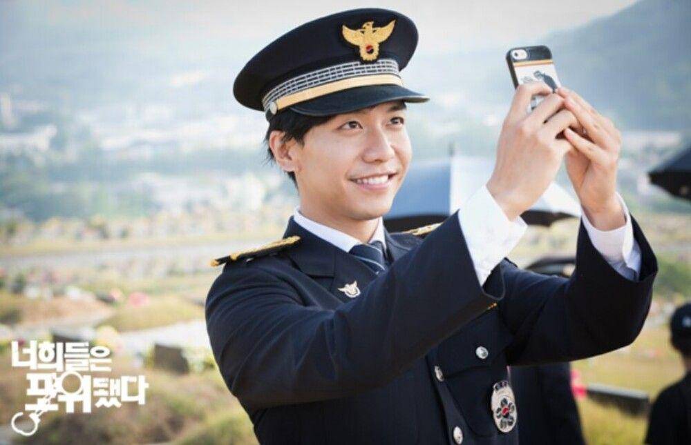 Lee Seung Gi di You're All Surrounded (dok. SBS/You're All Surrounded)