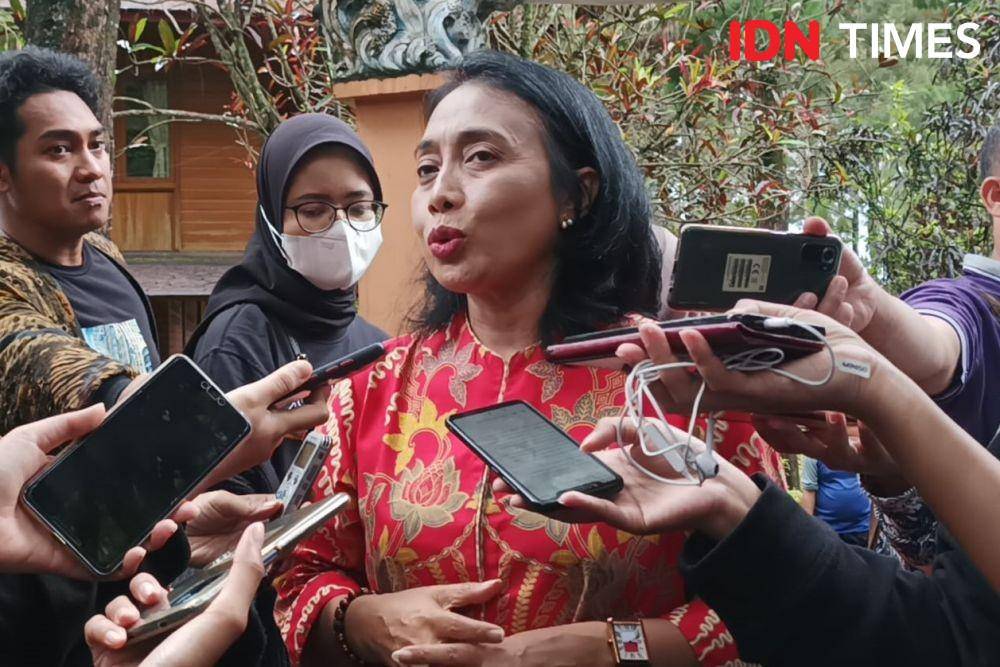 Menteri Pemberdayaan Perempuan dan Perlindungan Anak (PPPA) Bintang Puspayoga di Bogor, Rabu (1/2/2023). (IDN Times/Dini Suciatiningrum)