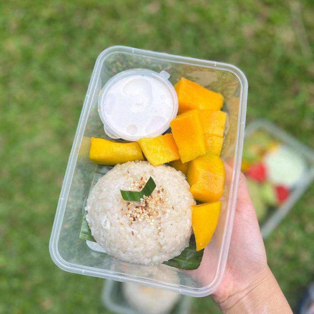 mango sticky rice (instagram.com/food.byhanania)